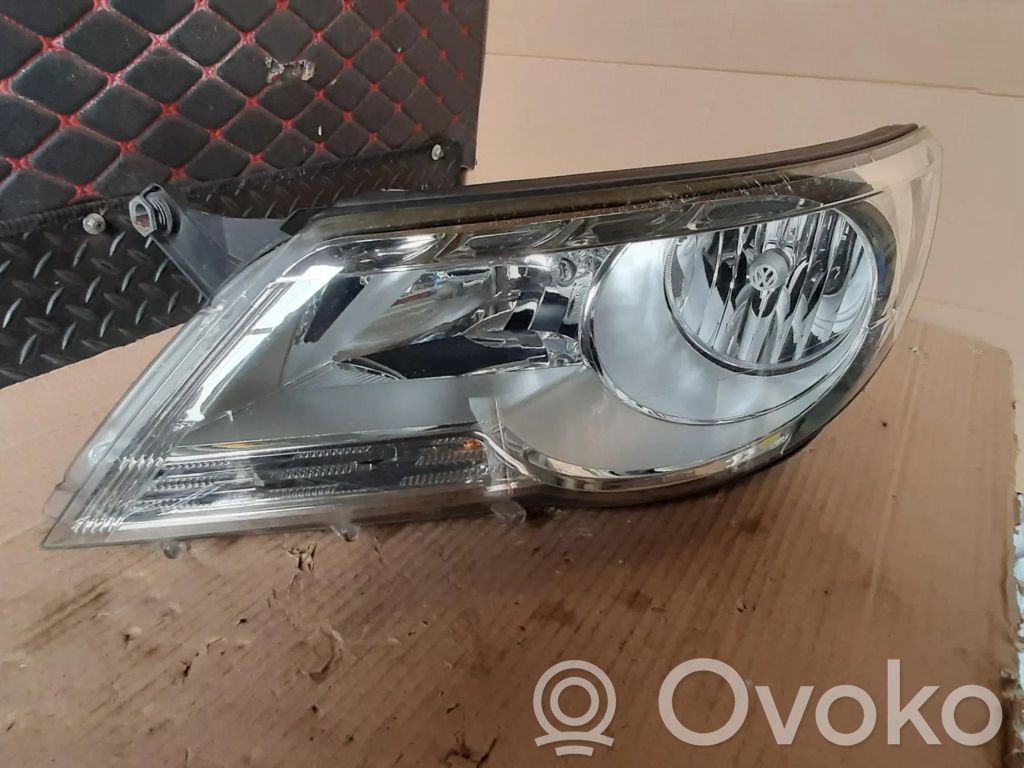 Volkswagen Tiguan Lampa przednia 