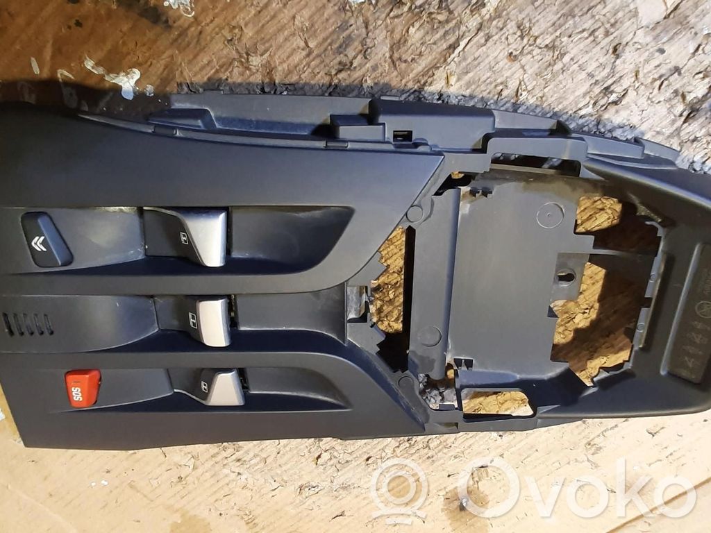 Citroen C4 Cactus Headlining lighting console trim 