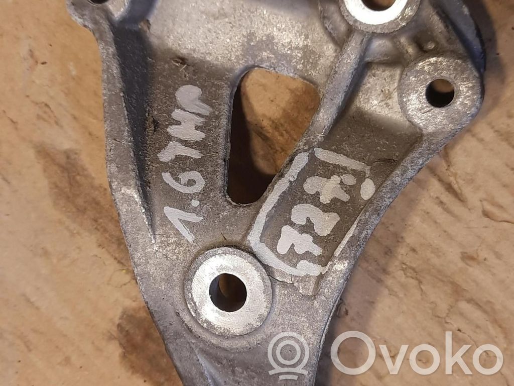 Peugeot 308 Other engine bay part 