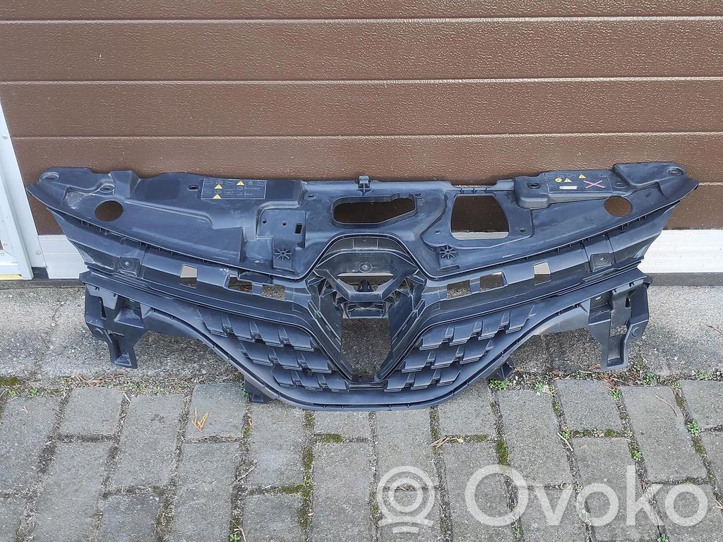 Renault Clio V Front bumper 