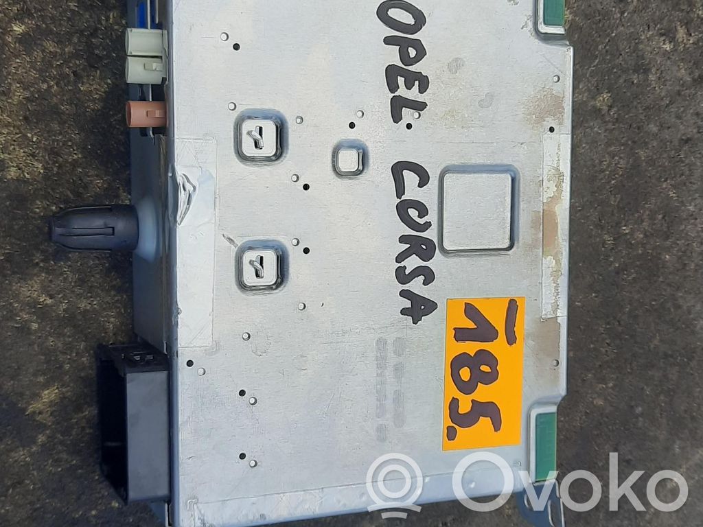 Opel Corsa F Panel / Radioodtwarzacz CD/DVD/GPS 