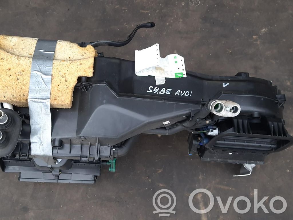 Audi A4 S4 B7 8E 8H Sisälämmityksen ilmastoinnin korin kokoonpano 