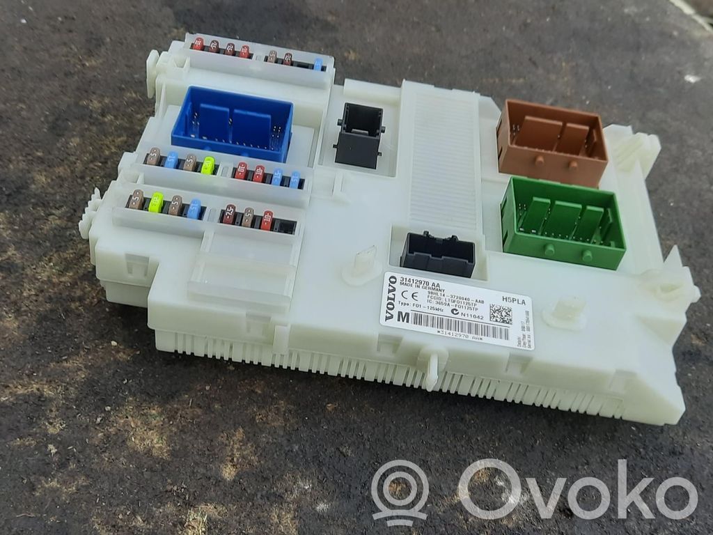 Volvo V60 Relay mounting block 
