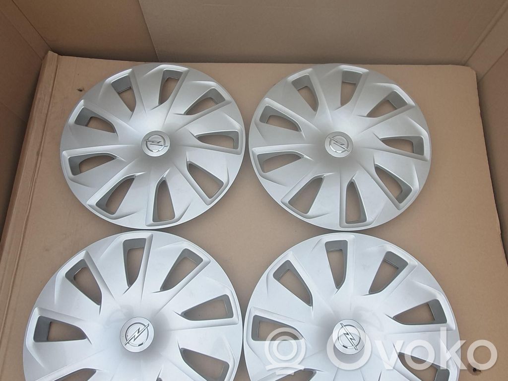 Opel Astra K R13-pölykapseli 