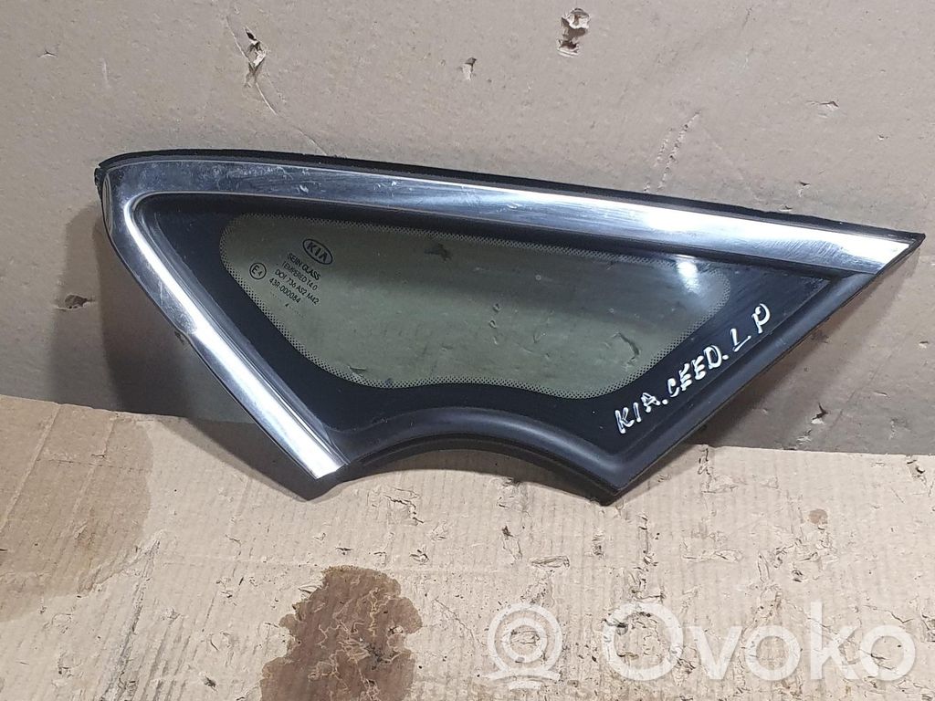 KIA Ceed Front triangle window/glass 