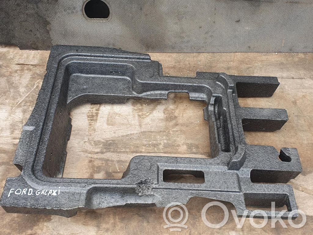 Ford Galaxy Vararenkaan osion verhoilu 