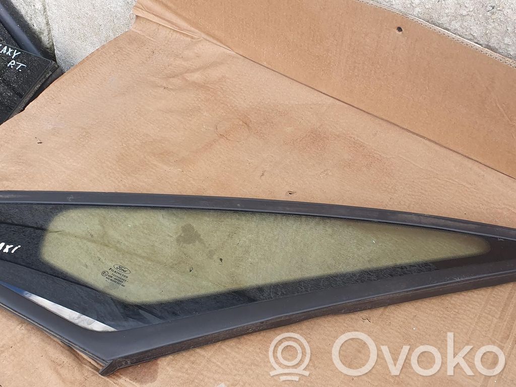 Front triangle window/glass   2014R,2014R
