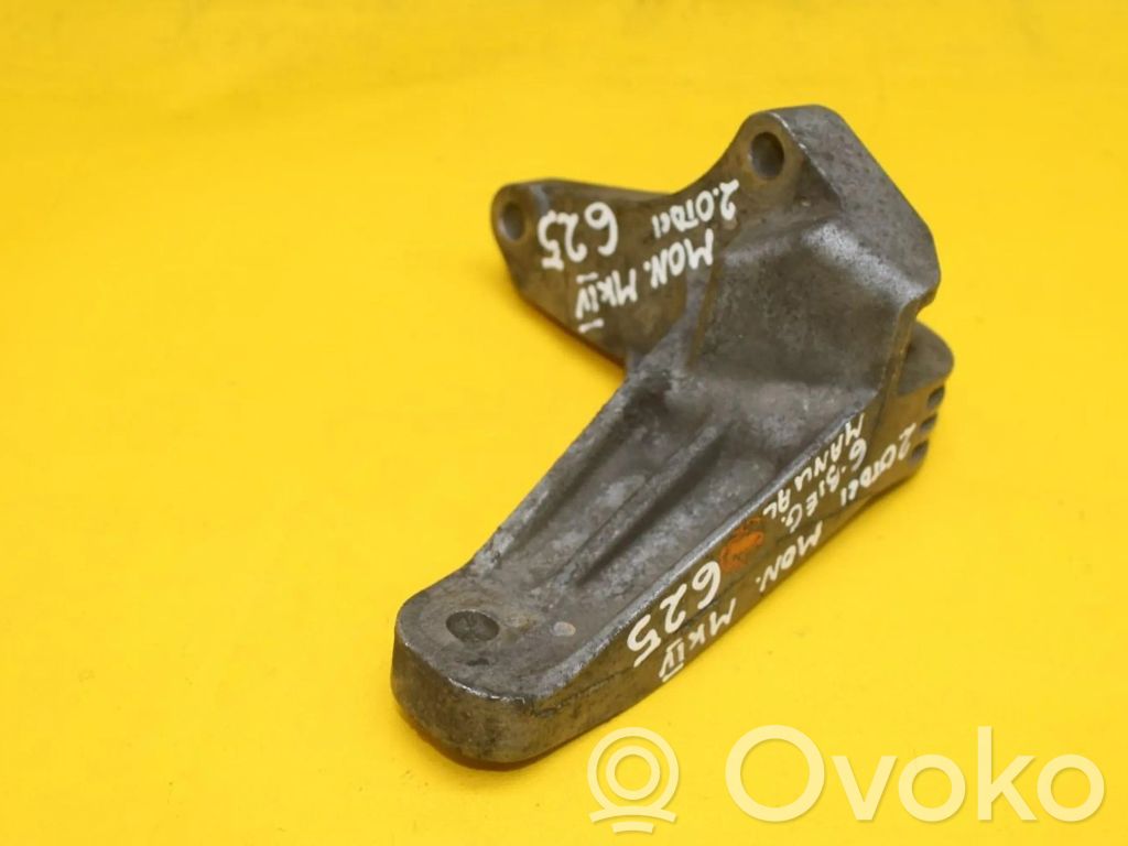 Ford Mondeo MK IV Gearbox mounting bracket 