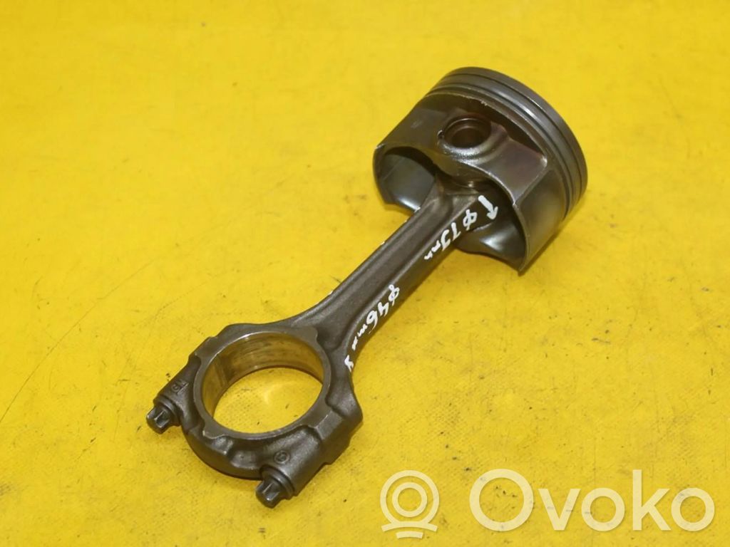 Opel Astra H Pistón con biela 