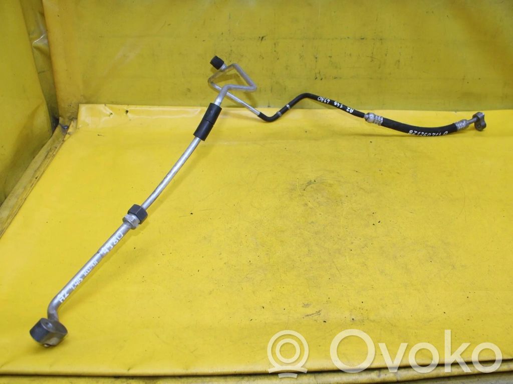Ilmastointilaitteen putki (A/C)   8Z1260713A