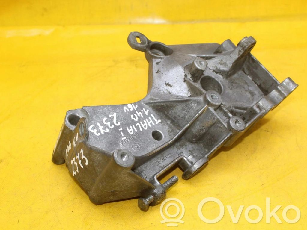 Engine mounting bracket   8200020552