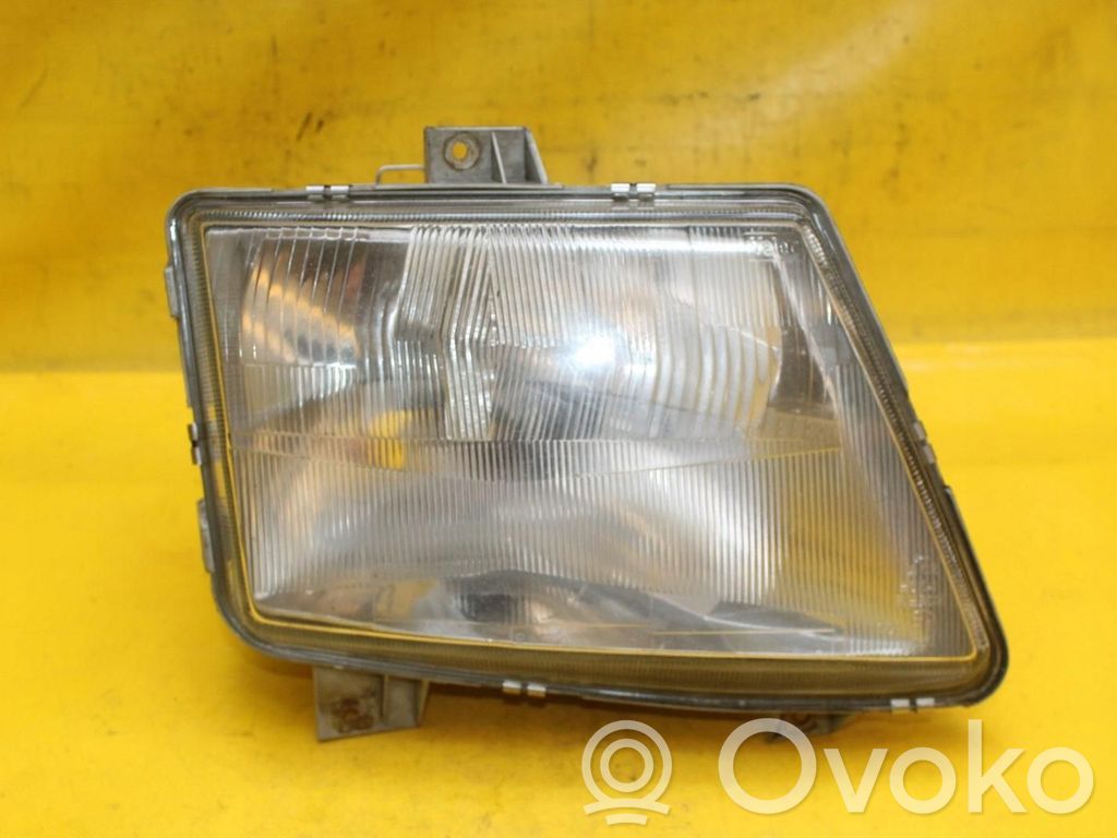 Mercedes-Benz Vito Viano W638 Lampa przednia 