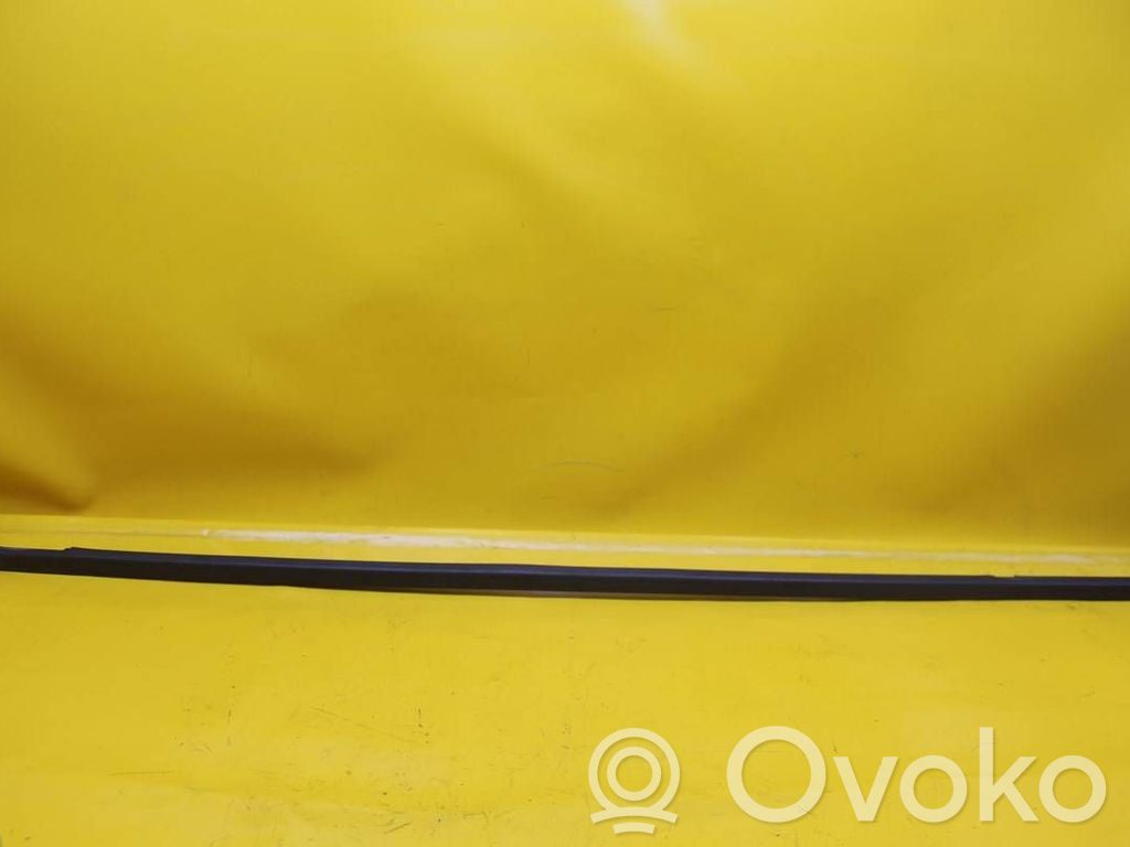 Volkswagen Caddy Отделка стекла передней двери 