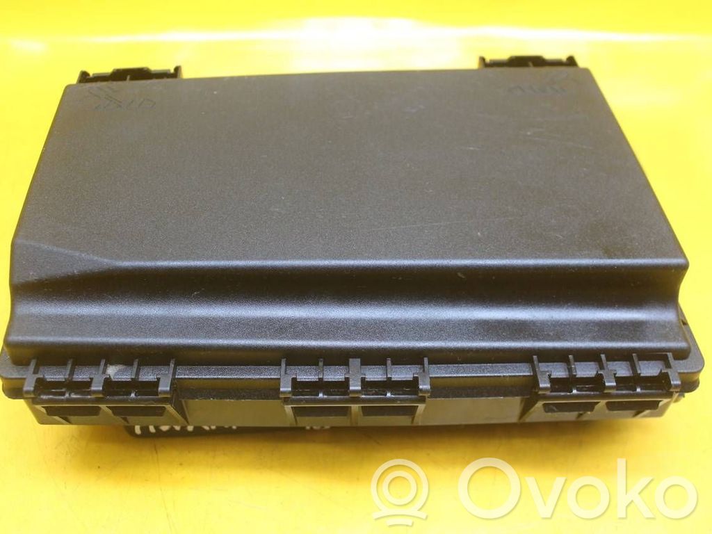 Opel Astra H Module de fusibles 
