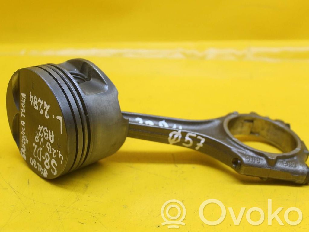 Audi A8 S8 D2 4D Piston avec bielle 