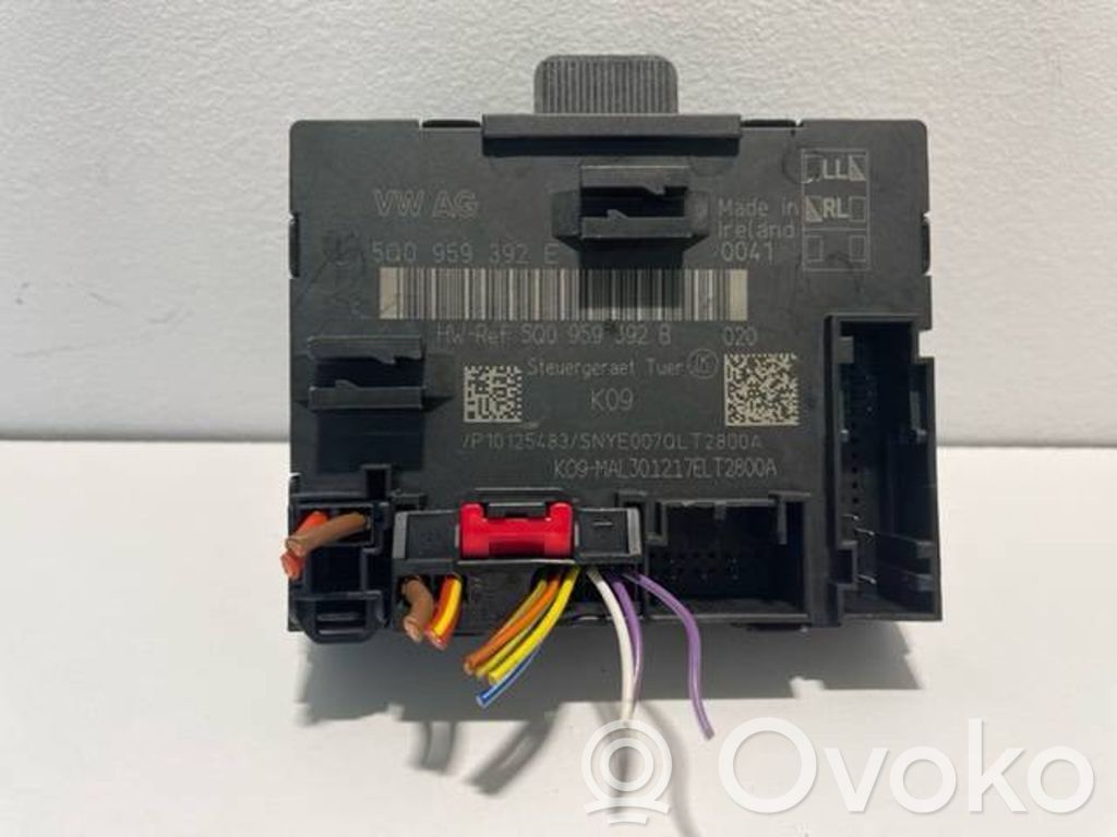 Volkswagen PASSAT B8 Door control unit/module 
