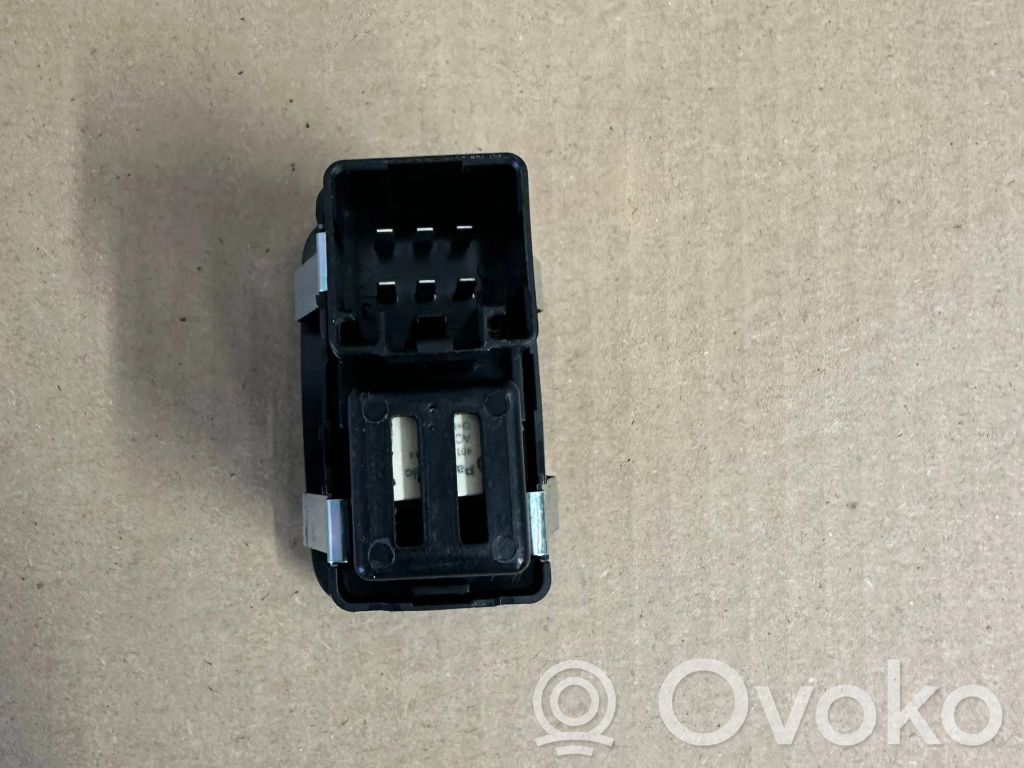 Fiat Freemont Electric window control switch 
