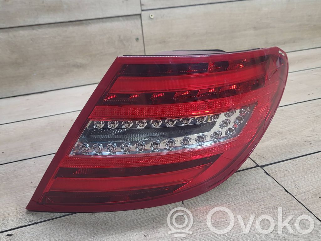 Mercedes-Benz C W204 Lampa tylna 