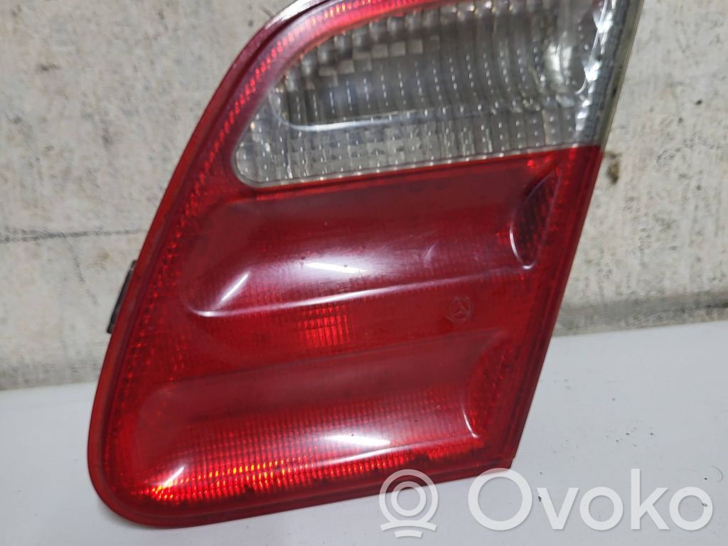 Mercedes-Benz E W210 Luz trasera/de freno 