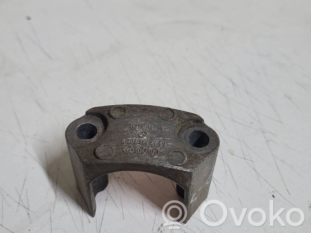 Mercedes-Benz C W203 Mocowanie stabilizatora osi przedniej 