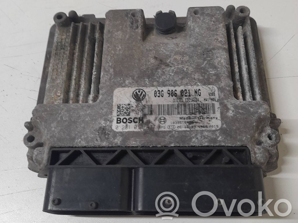 Volkswagen PASSAT B6 Engine control unit/module 