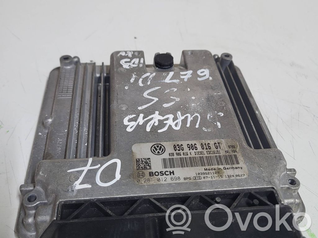 Volkswagen PASSAT B5.5 Engine control unit/module 