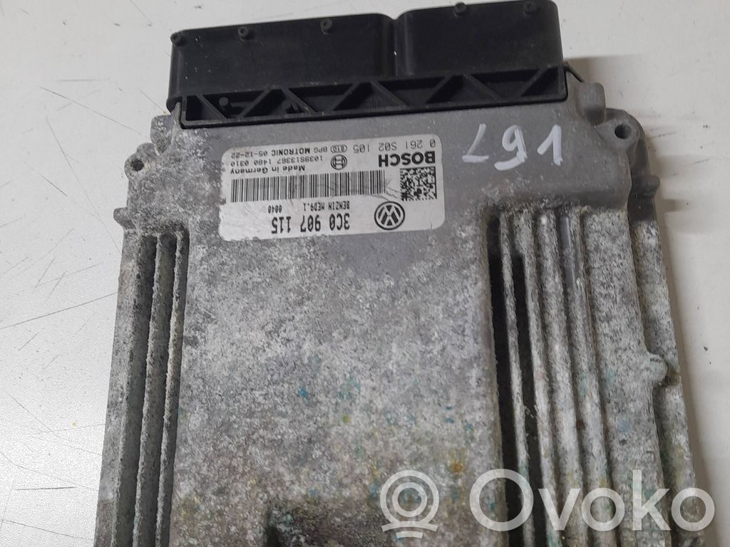 Volkswagen PASSAT B6 Engine control unit/module 