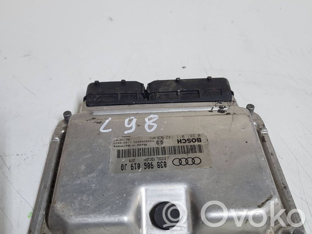 Audi A4 S4 B6 8E 8H Engine control unit/module 