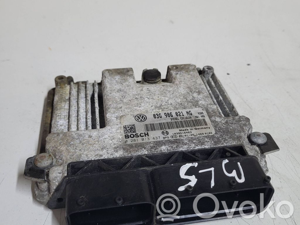 Volkswagen PASSAT B6 Engine control unit/module 