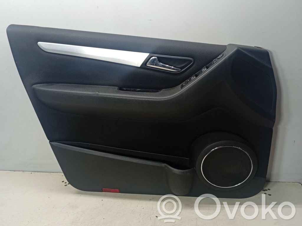 Mercedes-Benz B W245 Boczki / Poszycie drzwi przednich 