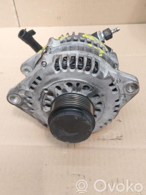 Opel Astra H Alternator 