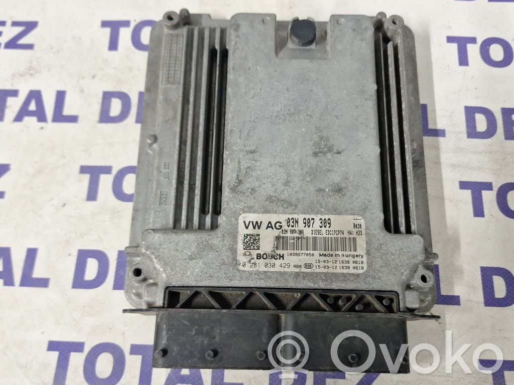 Volkswagen PASSAT B8 Engine control unit/module 
