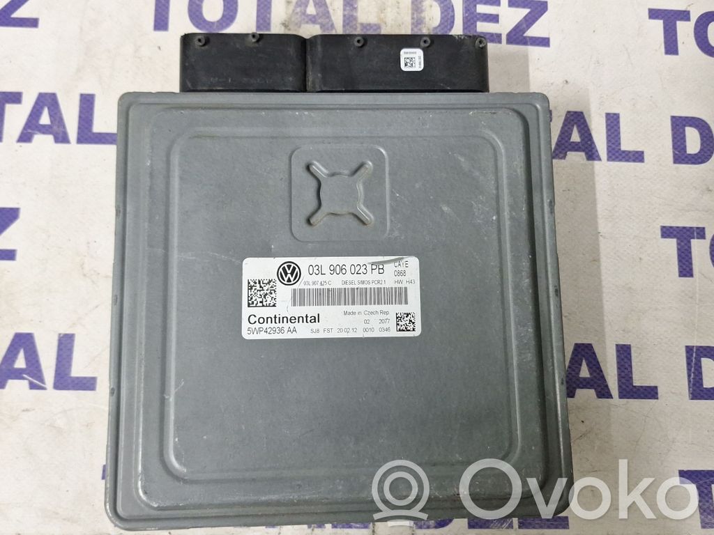 Volkswagen Golf VI Engine control unit/module 