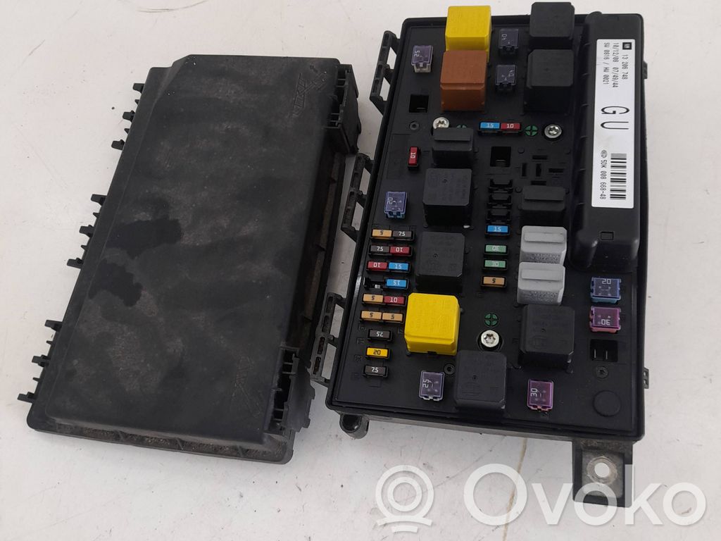 Opel Astra H Drošinātāju kaste (komplekts) 