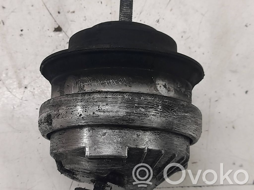 Mercedes-Benz E W211 Engine mount bracket 