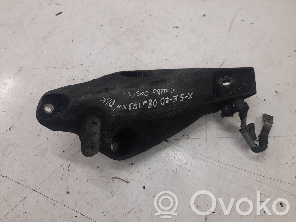 BMW X5 E70 Engine mounting bracket 
