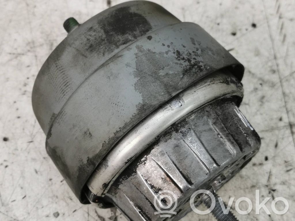 Audi A6 S6 C6 4F Engine mount bracket 