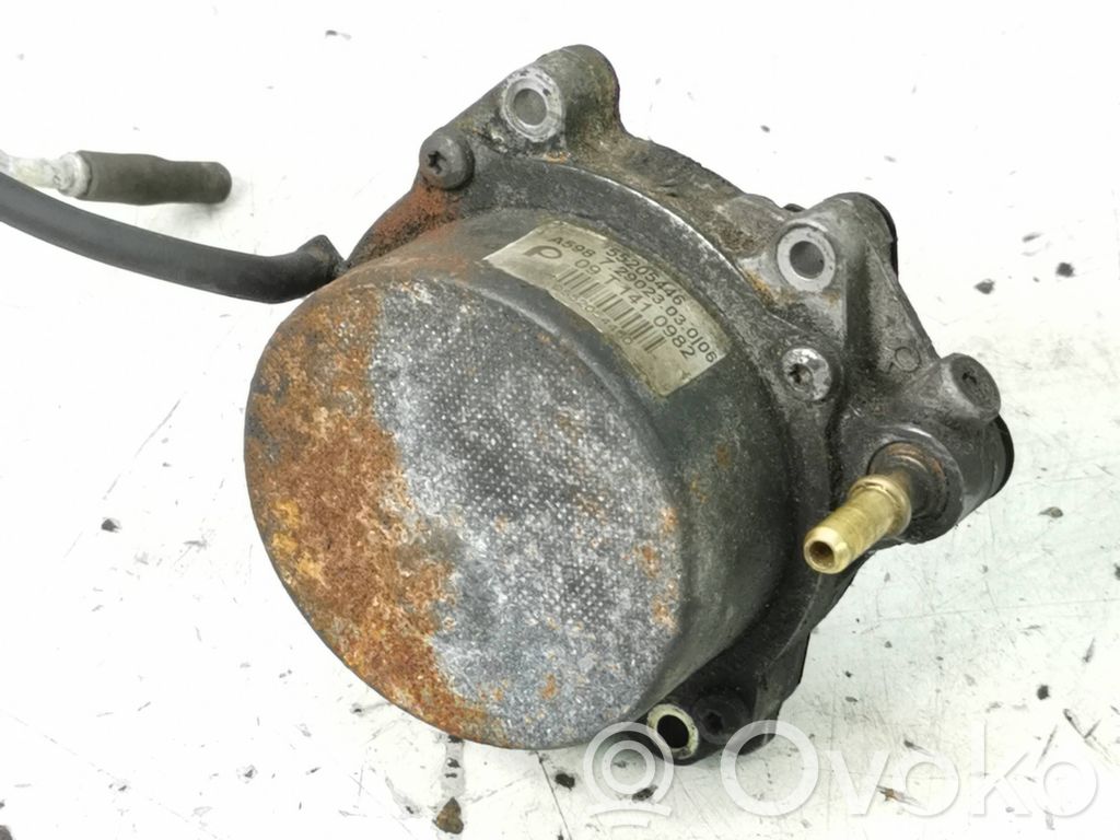 Opel Zafira B Pompă vacuum 