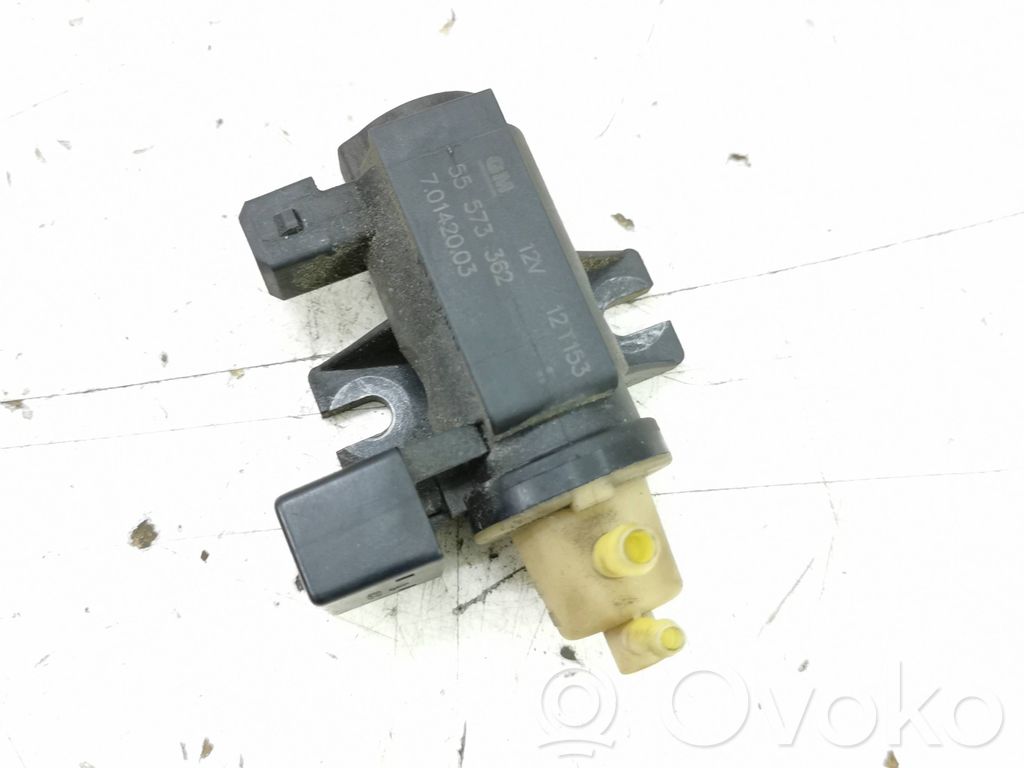 Opel Astra J Zawór ciśnienia 