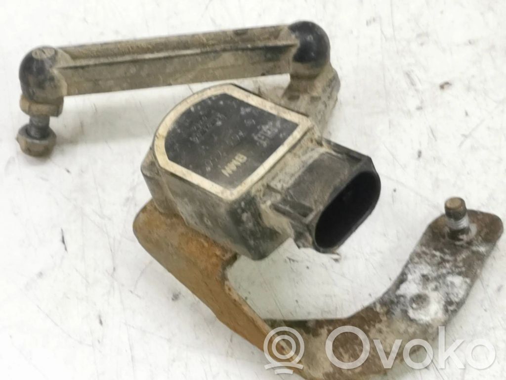 BMW 7 E65 E66 Aizmugurē balstiekārtas augstuma sensors 