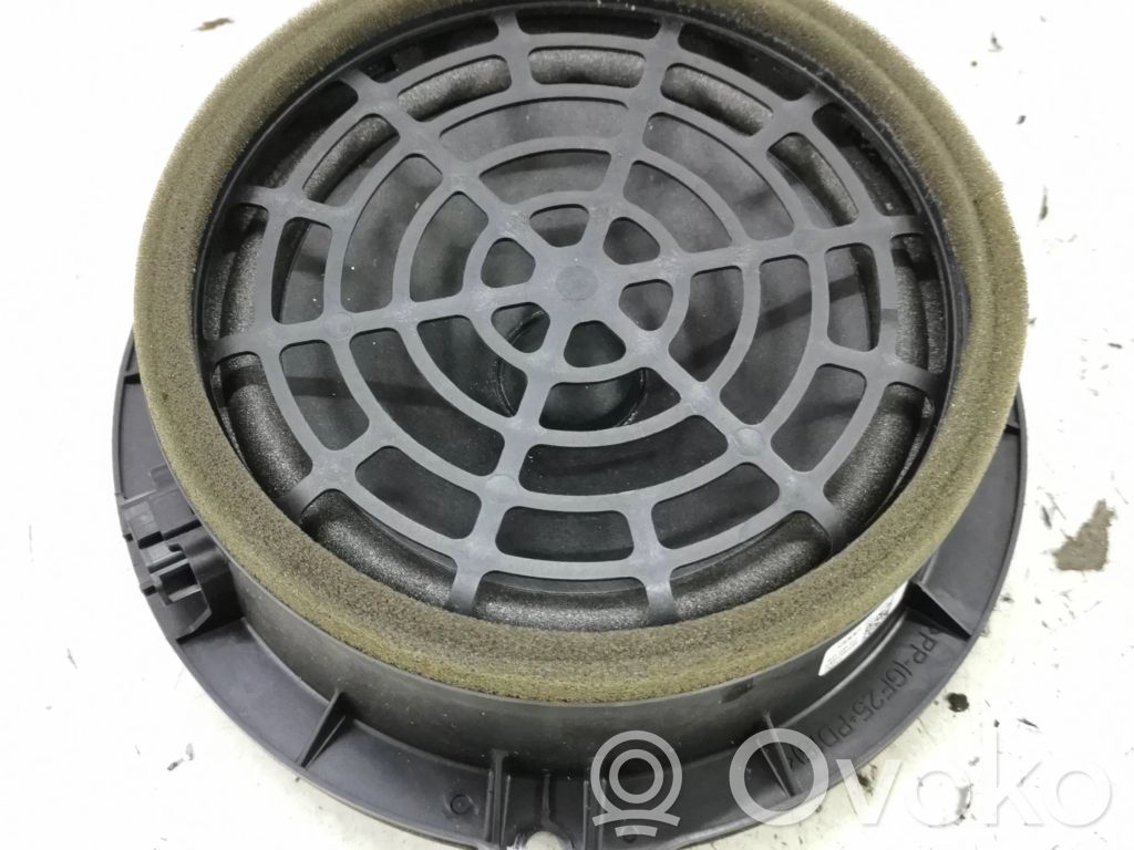 Audi A6 S6 C7 4G Garsiakalbis (-iai) galinėse duryse 
