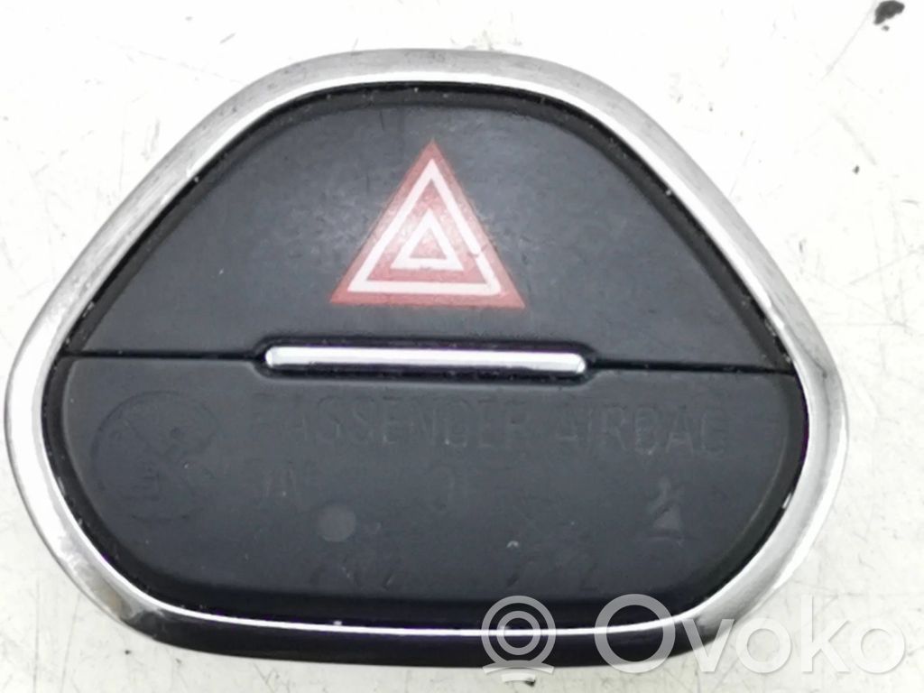 Opel Corsa E Botón interruptor de luz de peligro 