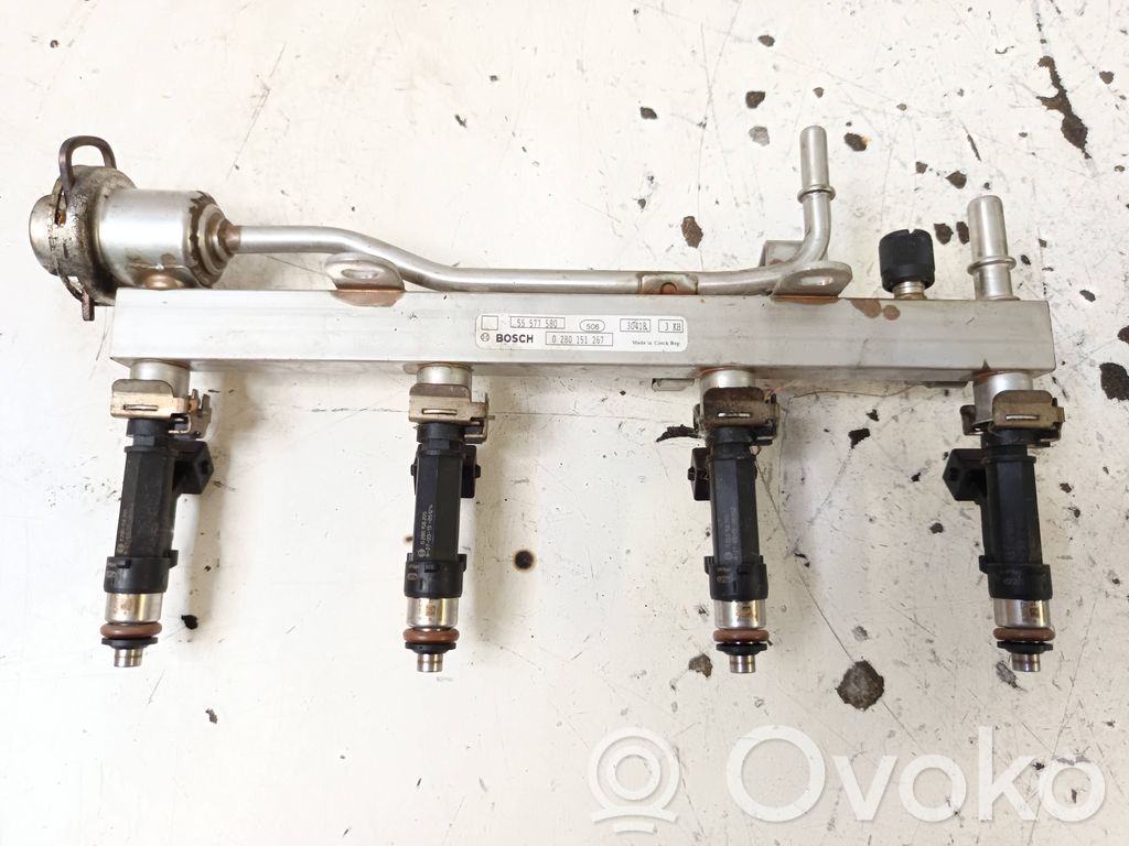Opel Meriva B Wtryskiwacze / Komplet 