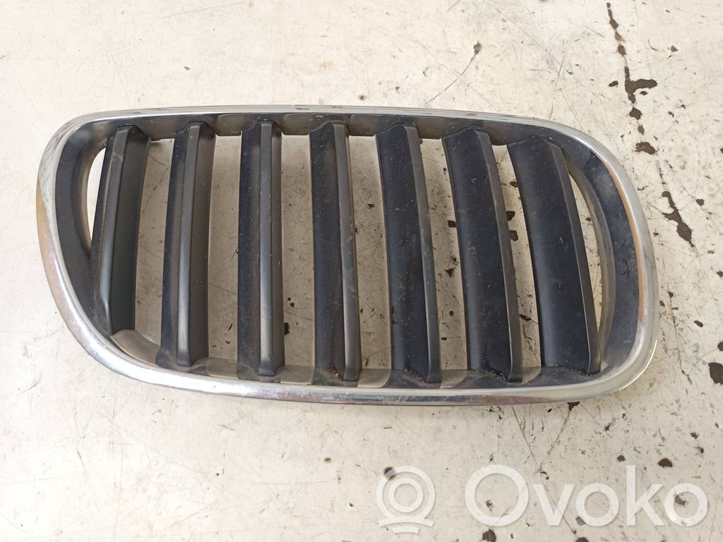 BMW X3 E83 Front bumper upper radiator grill 