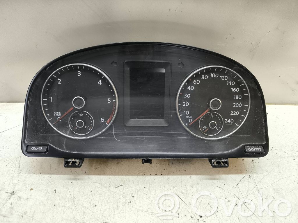 Volkswagen Caddy Speedometer (instrument cluster) 