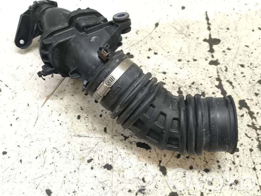 Nissan Qashqai Air intake duct part 