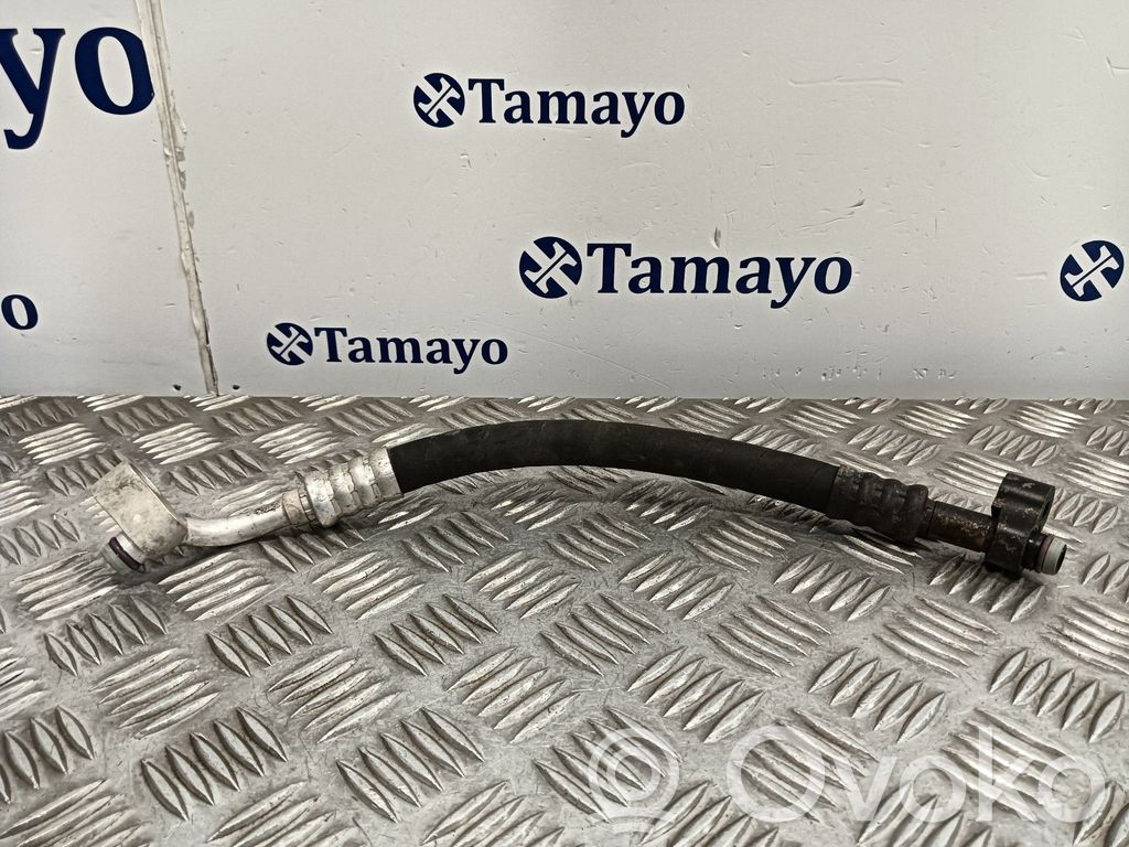 BMW 3 E46 Ilmastointilaitteen putki (A/C) 