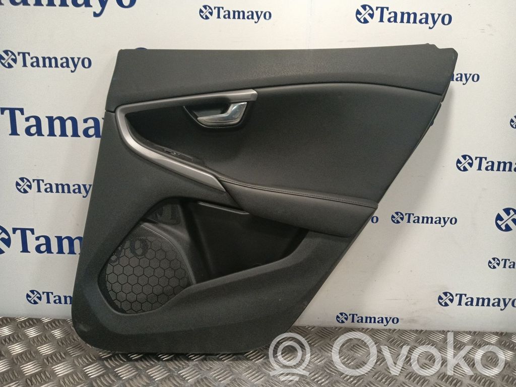 Volvo V40 Moldura del tarjetero de la puerta trasera 