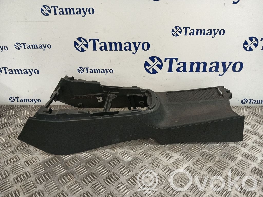 Volkswagen Golf SportWagen Center console 