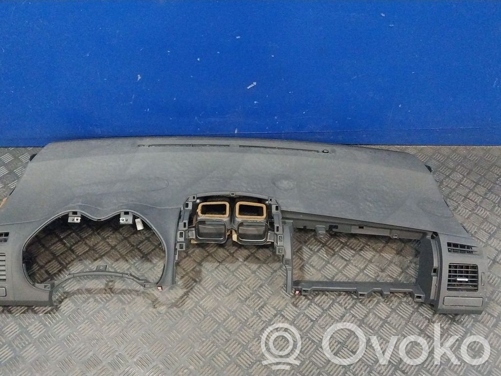 Toyota Auris 150 Kojelauta 